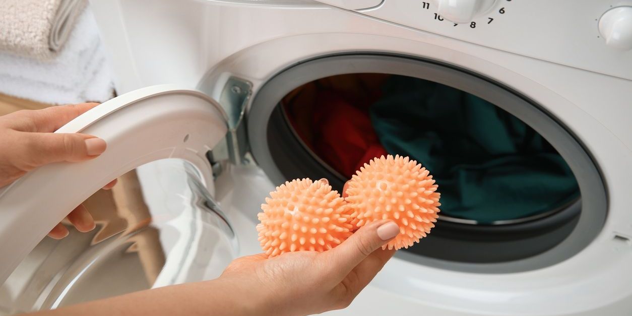 Het nut van wasdrogerballen: Wat is het en wat kun je ermee?